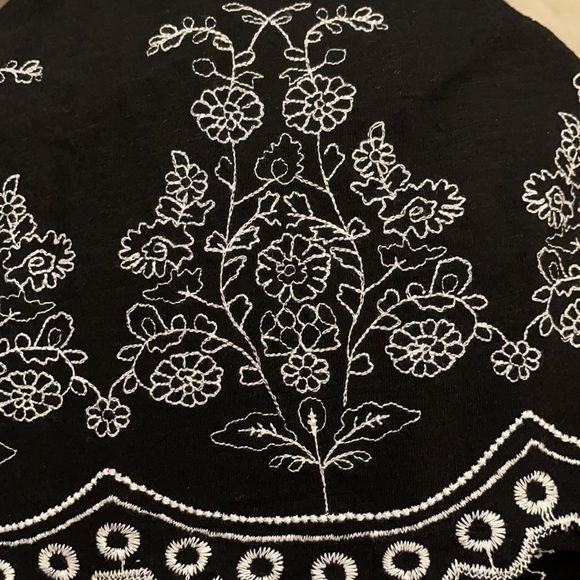 Charter Club Black & White Embroidered Tunic NWT - Picture 5 of 11